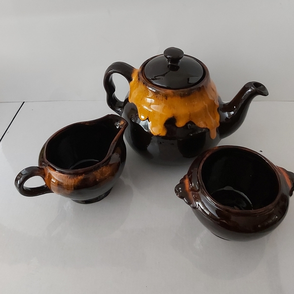 SO Other - Vintage Tea Set ** CANADIAN BRAND **